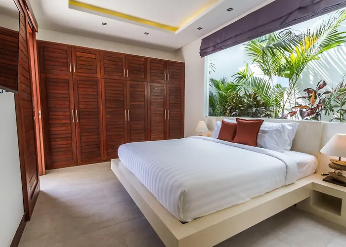 Villa Juna 3 Bedroom Stylish Seminyak 度假居