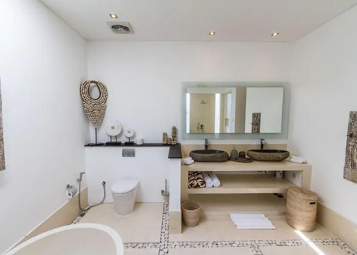 Villa Juna 3 Bedroom Stylish Seminyak 度假居 塞米亚克