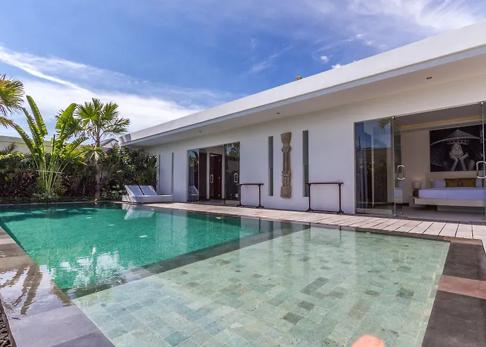 度假居 Villa Juna 3 Bedroom Stylish Seminyak 塞米亚克