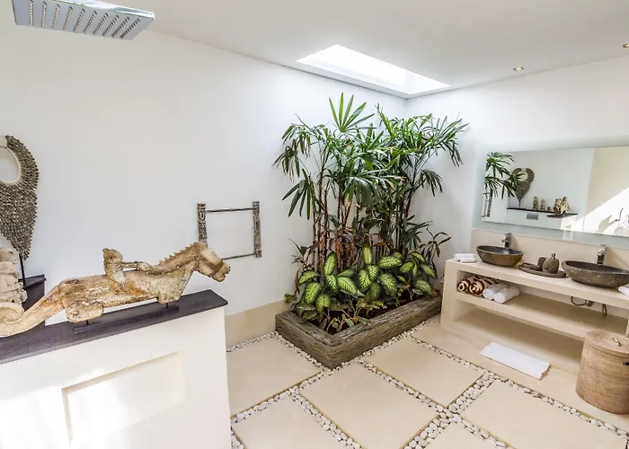 Villa Juna 3 Bedroom Stylish Seminyak
