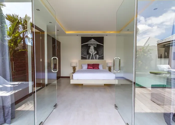 Villa Juna 3 Bedroom Stylish Seminyak 度假居
