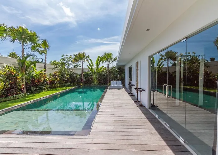 Villa Juna 3 Bedroom Stylish Seminyak