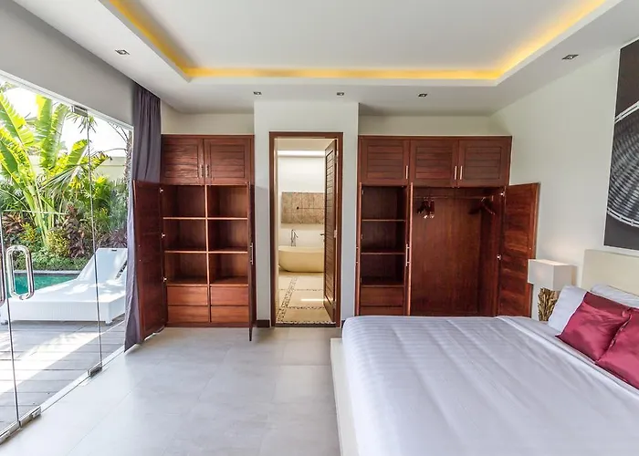 Villa Juna 3 Bedroom Stylish Seminyak 度假居