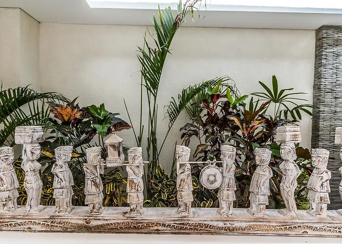 度假居 Villa Juna 3 Bedroom Stylish Seminyak 塞米亚克
