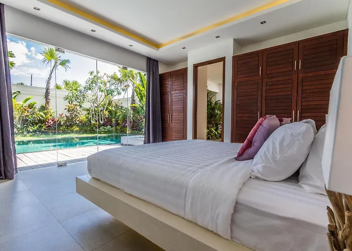 Villa Juna 3 Bedroom Stylish Seminyak