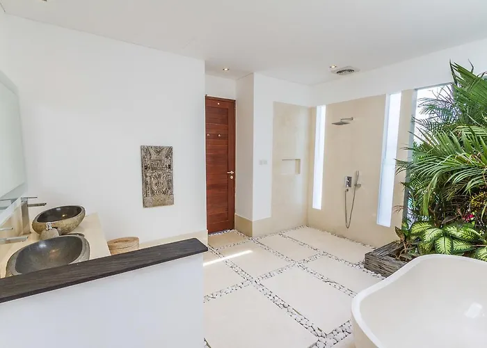 Villa Juna 3 Bedroom Stylish Seminyak