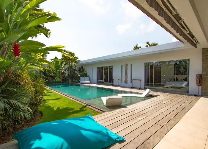 度假居 Villa Juna 3 Bedroom Stylish Seminyak 塞米亚克