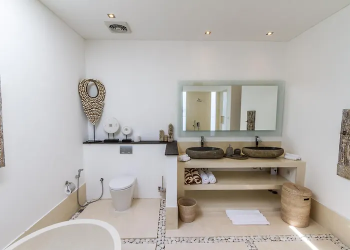Villa Juna 3 Bedroom Stylish Seminyak 度假居 塞米亚克